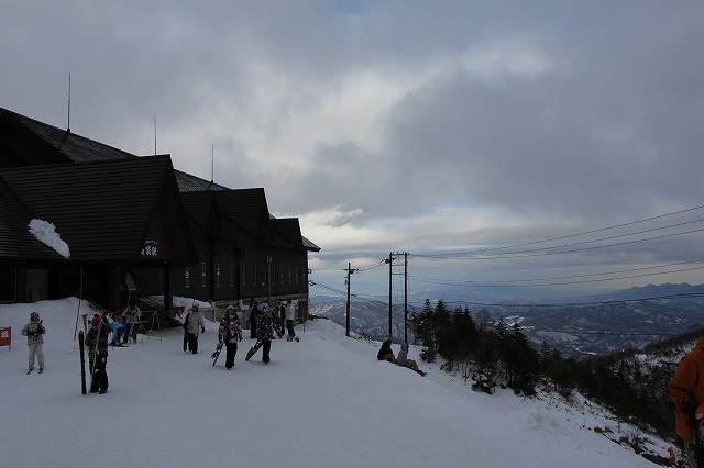 草津国際スキー場　ロープウェイ山頂